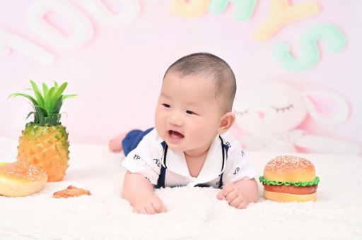 博罗宝宝在妈妈肚子里 博罗宝宝在妈妈肚子里